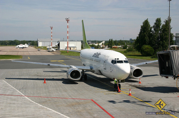 Boeing 737-522